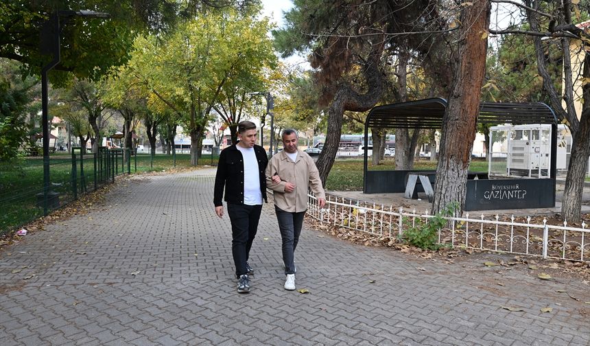 Görme engelli milli yüzücünün yeni hedefi sporcu yetiştirmek