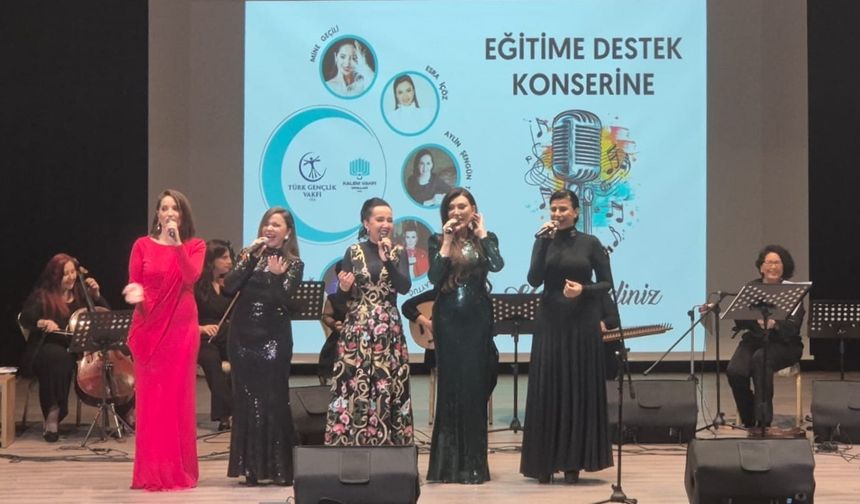 İstanbul'da 'Eğitime Destek Gecesi' konseri düzenlendi