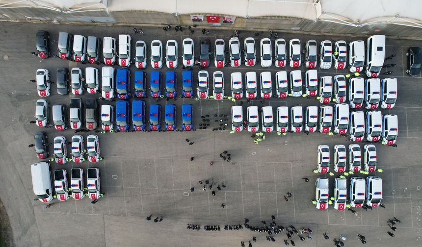 Kastamonu'da emniyet ve jandarma teşkilatına teslim edilen 84 araç hizmete girdi