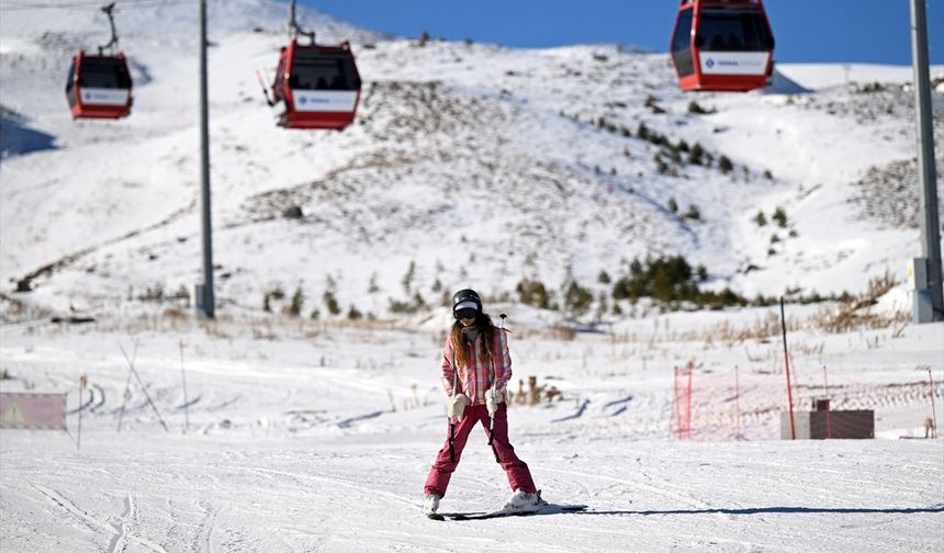 Kayak keyfi başlayan Erciyes'te, sezonun resmi açılışı yapıldı