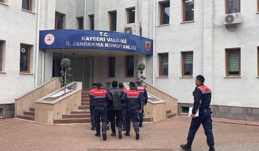 Kayseri'de terör örgütü DEAŞ'a yönelik operasyonda 2 zanlı yakalandı