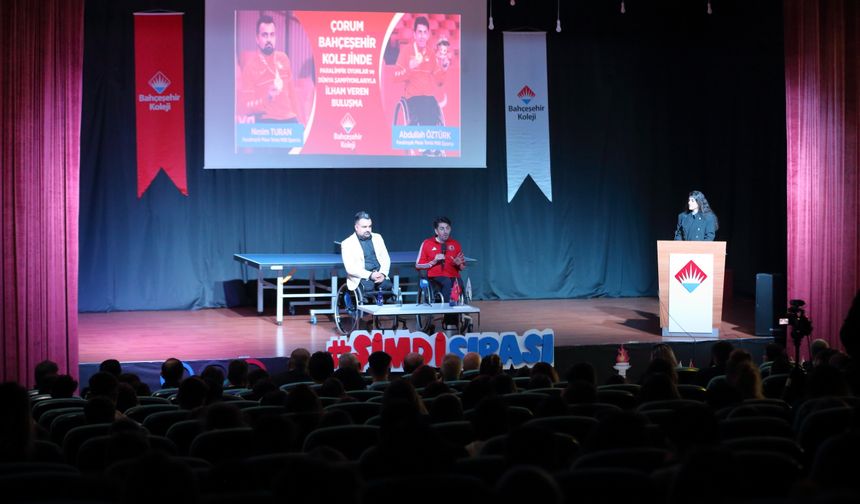 Milli para masa tenisçiler Abdullah Öztürk ve Nesim Turan, Çorum'da öğrencilerle buluştu