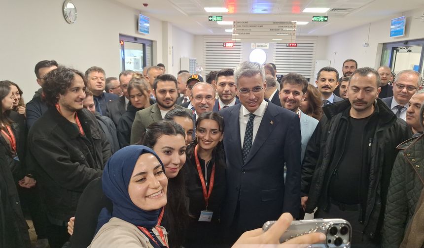 Sağlık Bakanı Memişoğlu, Bafra Ağız ve Diş Sağlığı Hastanesini ziyaret etti