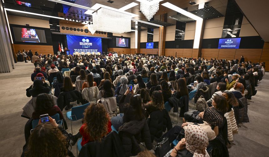 Sağlık-Sen, 'Doğum Politikası ile Yükselen Değer: Ebelik' sempozyumu düzenledi