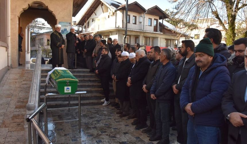 Suudi Arabistan'daki trafik kazasında hayatını kaybeden kişi, Sakarya'da defnedildi
