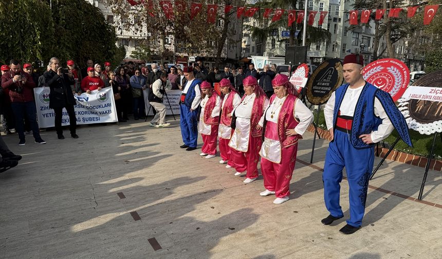 Tekirdağ'da 'özel öğrenciler' halk oyunları gösterisi sundu