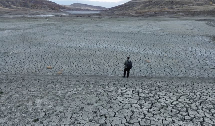 Yozgat'ın içme suyunu karşılayan Musabeyli Cemil Çiçek Barajı'ndaki su kritik seviyeye geriledi