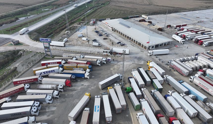 Yunanistan'daki eylemler Tır sürücülerini etkiledi