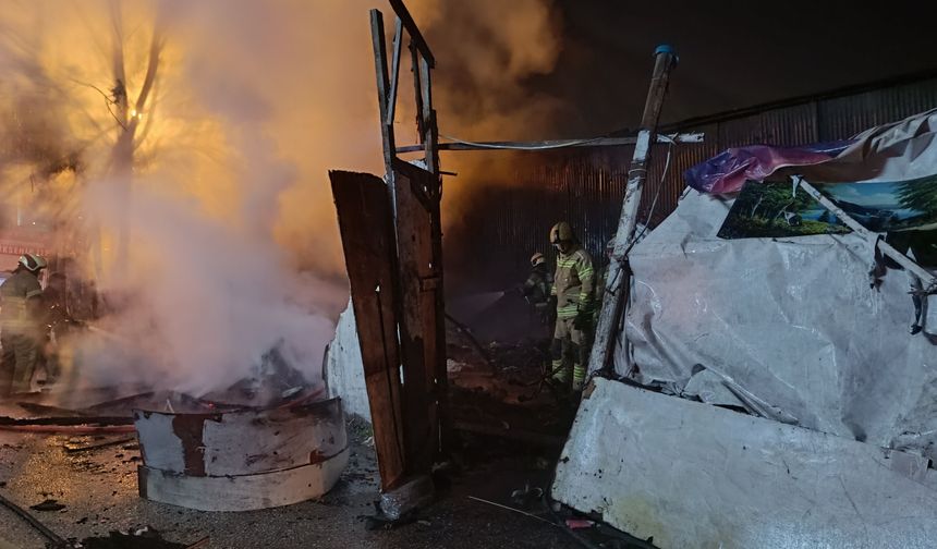 Bursa'da barakada yangın; 1 kişi dumandan etkilendi