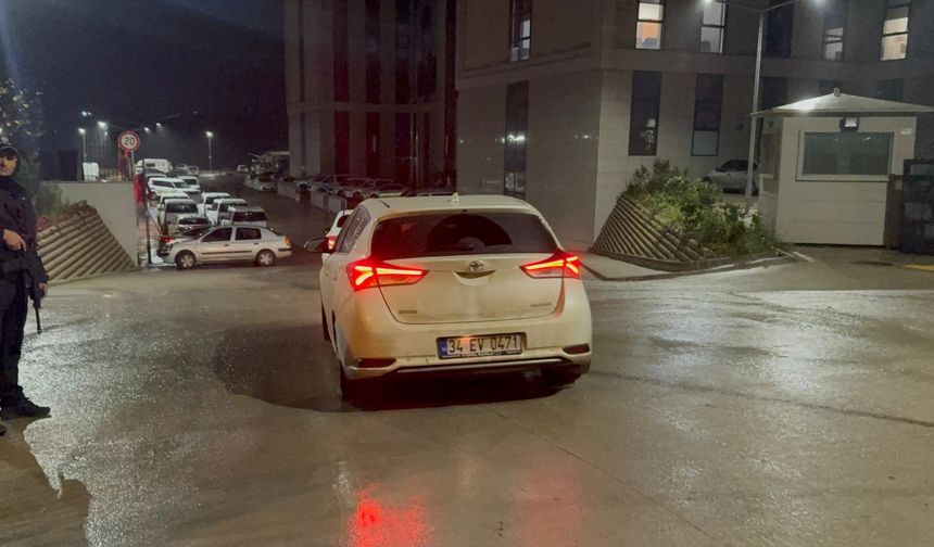 Güllü'nün kızı Tuğyan Gülter ile arkadaşı Sultan Nur Ulu, sağlık kontrolünden geçirildi