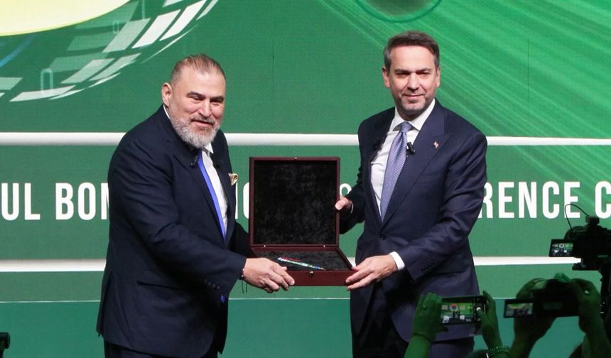 İstanbul - Bakan Bayraktar: 2026'da 8 milyon hanenin doğal gaz ihtiyacını kendi gazımızla karşılayacağız