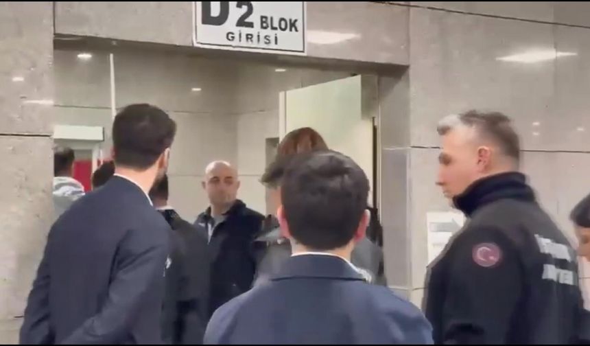 İstanbul - Borsada manipülasyon soruşturması: Şüpheliler adliyeye sevk edildi / Sevk görüntüsüyle