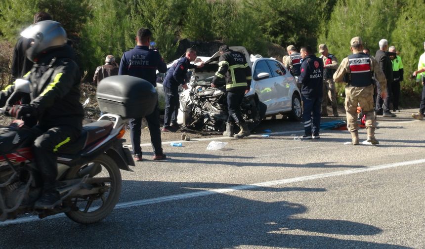 Kilis'te hafif ticari araç ile otomobil çarpıştı: 5'i ağır, 6 yaralı