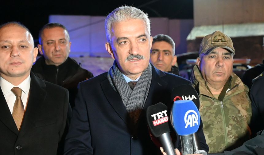 Kırıkkale Valisi Makas, yılbaşında görevli personeli ve yılın son bebeğini ziyaret etti