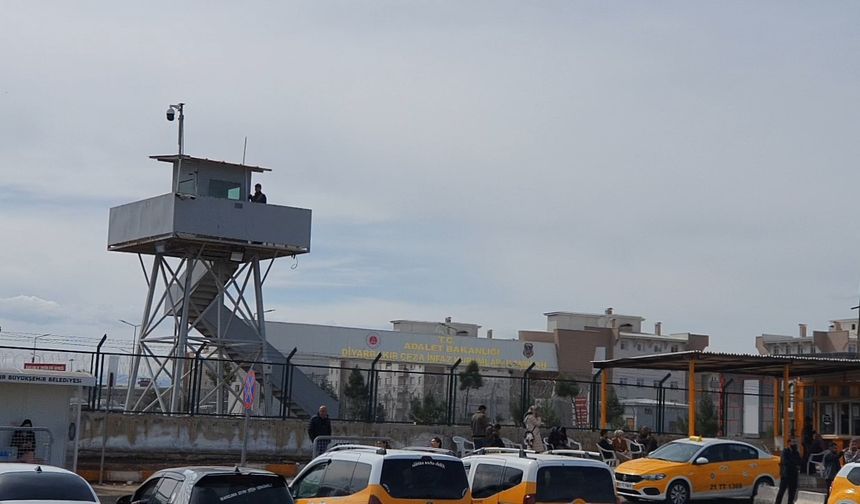 2 kız kardeşin cinayet şüphelisi cezaevinde intihar etti