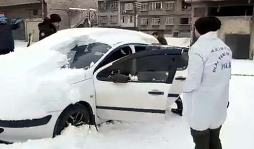 Alacak meselesi nedeniyle arkadaşı tarafından otomobilde tabancayla öldürüldü