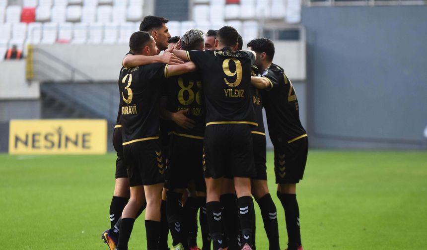 Altay evinde Denizli ile rakip