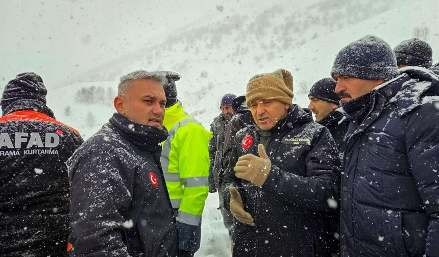 Artvin'de 1 kişinin öldüğü çığda kar altında kalan 2 çoban aranıyor