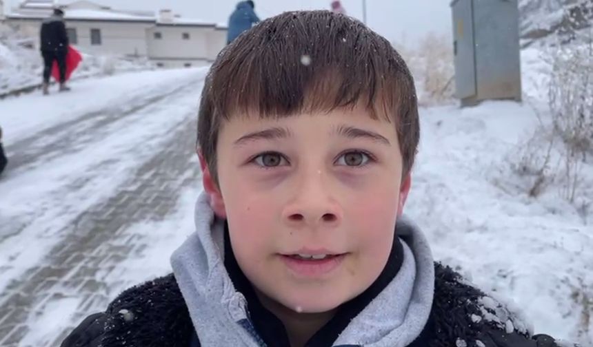 Artvin'de çocuklar karın keyfini çıkardılar