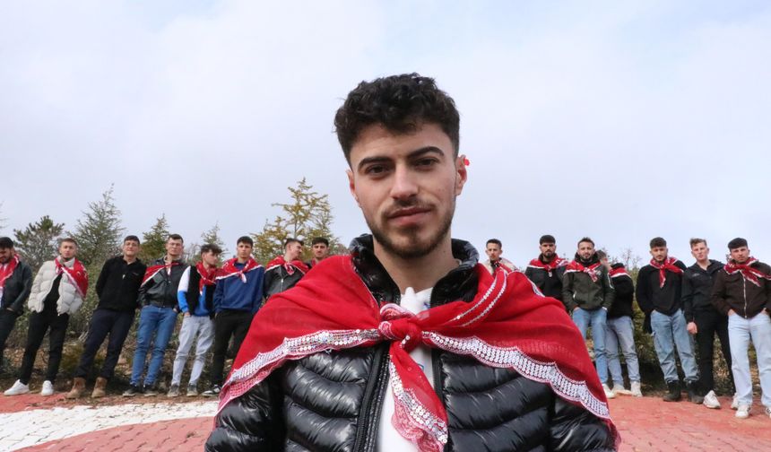 Asker adaylarının 'ilk bayrak nöbeti'