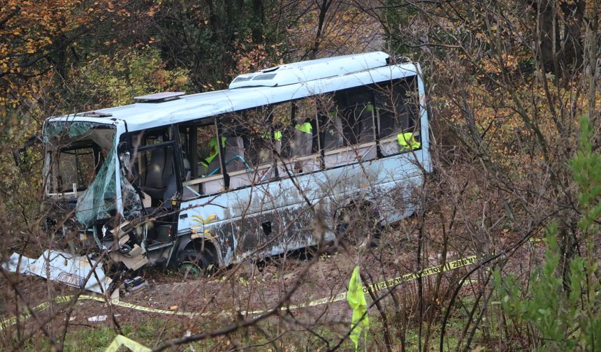 Büşra'nın öldüğü, 19 kişinin ise yaralandığı kazada 6 öğretmene 2'şer yıl 1'er ay hapis cezası