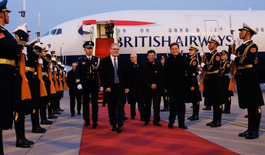 İNGİLTERE Başbakanı Keir Starmer,  Çin'in başkenti Pekin'e ulaştı.