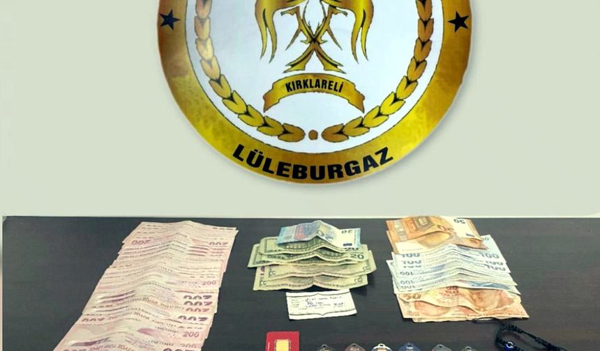 Kendilerini savcı olarak tanıttıkları kişiyi altınlarını alıp dolandıran 3 şüpheli tutuklandı
