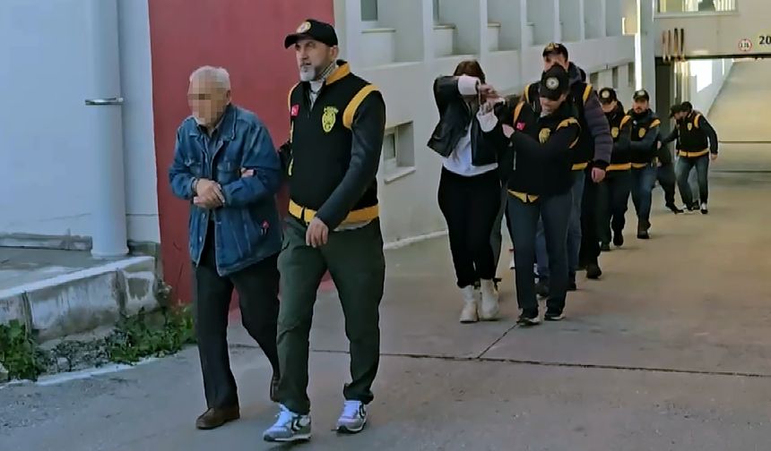 Masaj salonlarına fuhuş operasyonu; 14 tutuklama