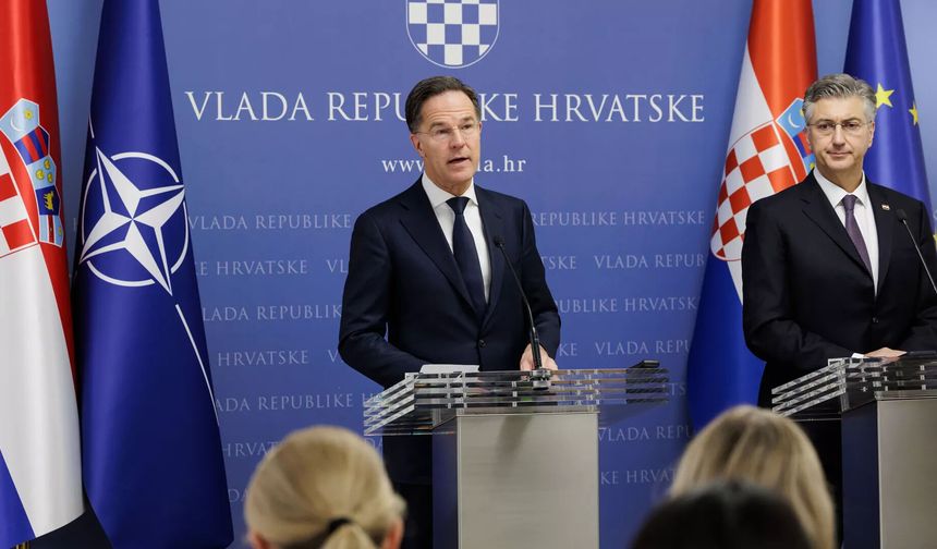 Rutte: Grönland, NATO'nun kilit öneme sahip bir parçası