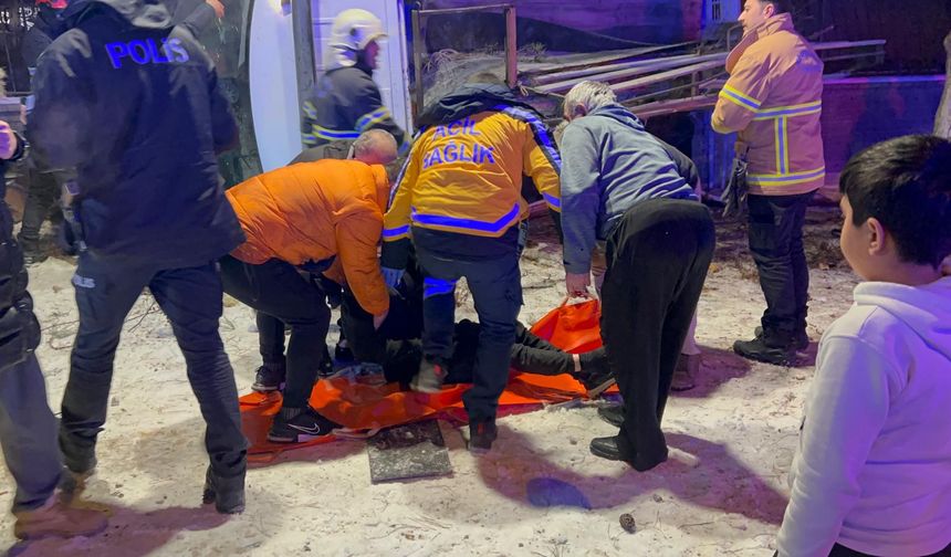 Nevşehir'de kamyonet, otomobile arkadan çarptı: 4 yaralı