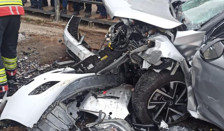 Ordu'da otomobiller çarpıştı; 2'si çocuk, 5 yaralı