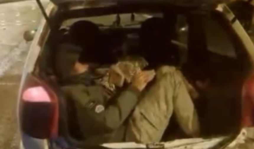 Otomobilde 5 kaçak göçmen yakalandı