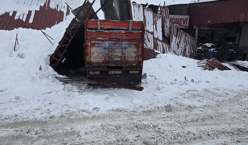 Sivas'ta kar yağışı; 945 yerleşim yeri ulaşıma kapandı (2)