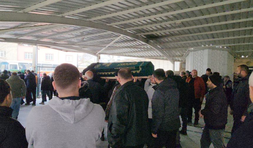 Sömestir tatili dönüşü kazada ölen çift toprağa verildi