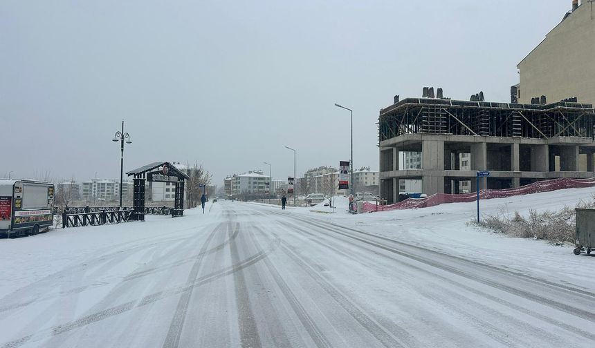 Tunceli'de 123 köy yolu kardan ulaşıma kapandı