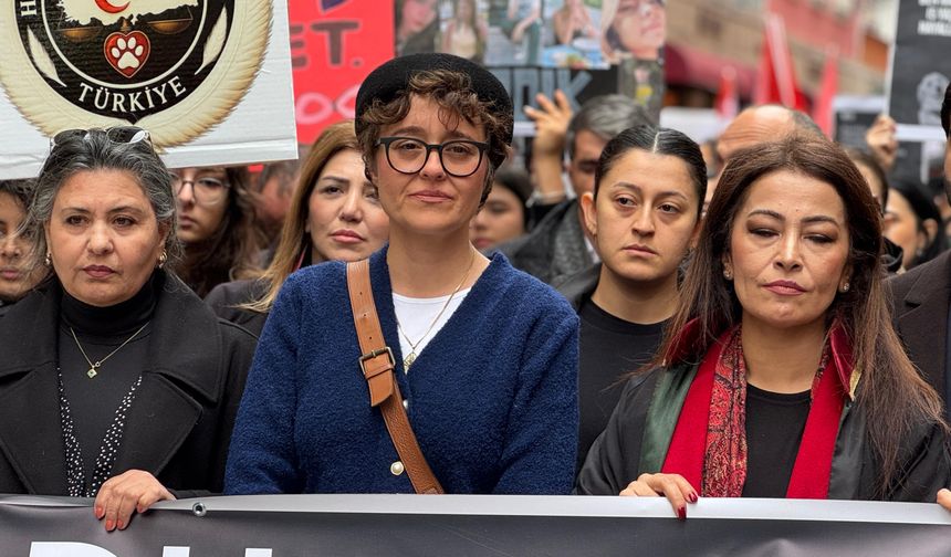 Yasemin Minguzzi, Ordu'da 'Çocuklar için adalet' yürüyüşüne katıldı