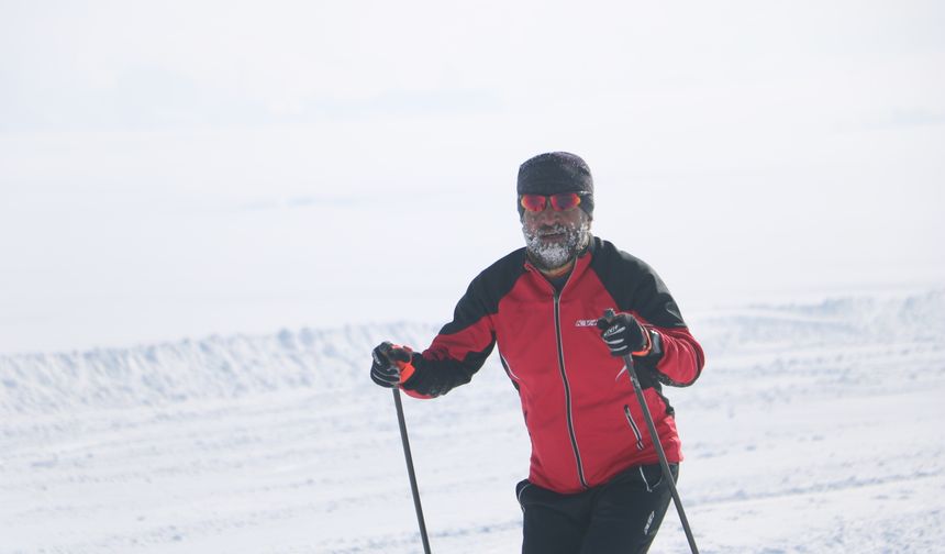 Yüksekovalı kayakçılar, eksi 21 derecede Türkiye elemelerine hazırlanıyor