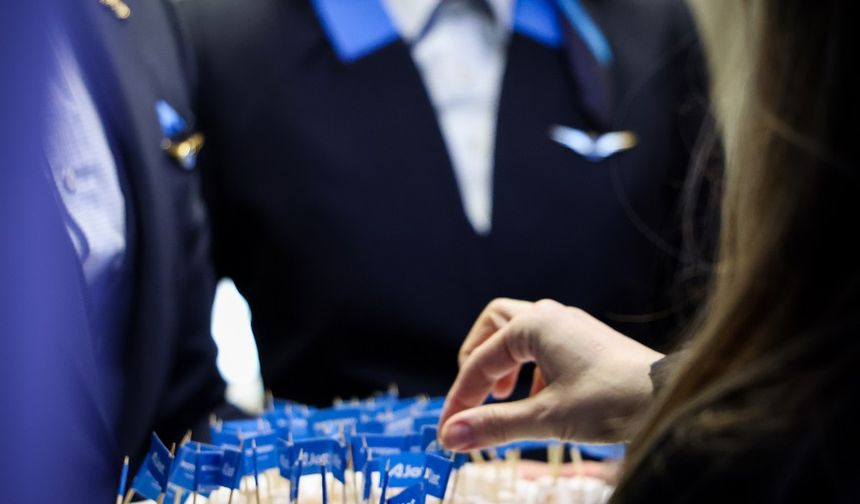 AJet Rotterdam seferlerine başladı