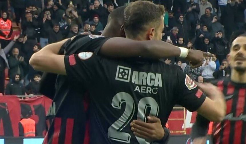 Arca Çorum FK - Eminevim Ümraniyespor: 2-0