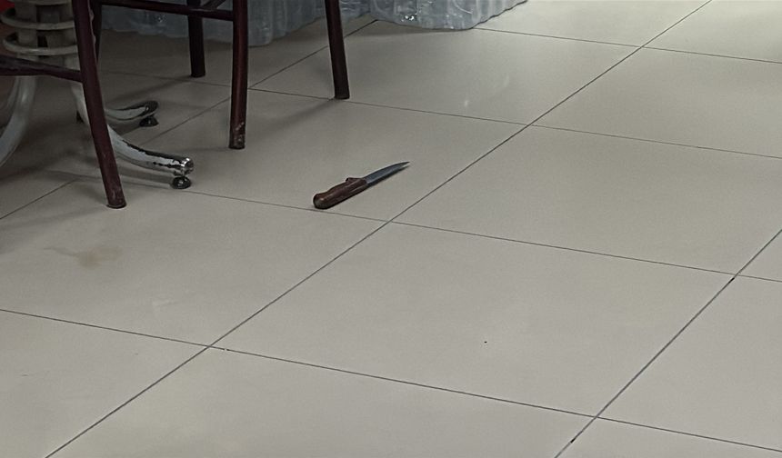 Çayevinde bıçaklı saldırı kamerada