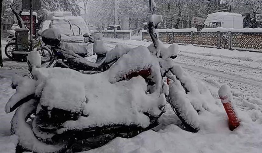 Erzincan'da kardan 524 köy yolu kapandı (2)