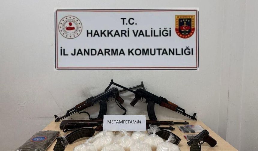 Hakkari'de 5 kilo metamfetamin ile silah ve mühimmat ele geçirildi