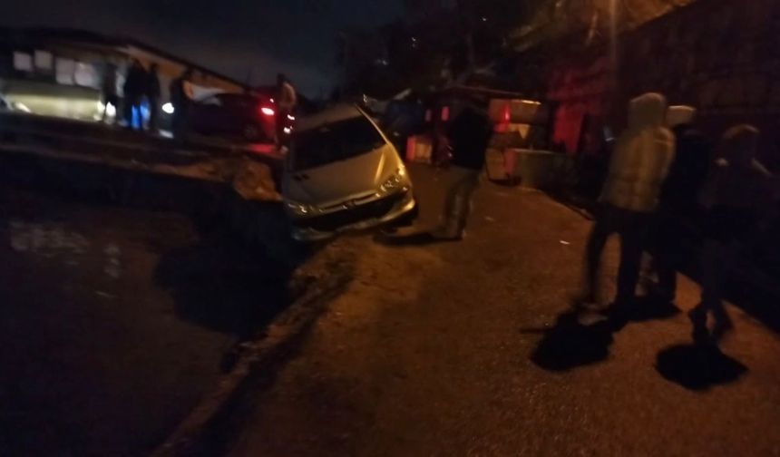 İstanbul - Sarıyer'de otomobilin denize düştüğü yerde ikinci kaza kamerada; mendirekte asılı kaldı