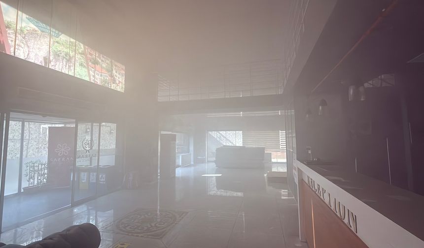 Karabük'te otel yangını; 1 kişi dumandan etkilendi