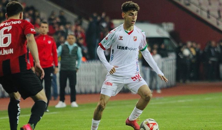 Karşıyakalı Adem Fenerbahçe'ye imzayı atıp Kadıköy'e gidecek