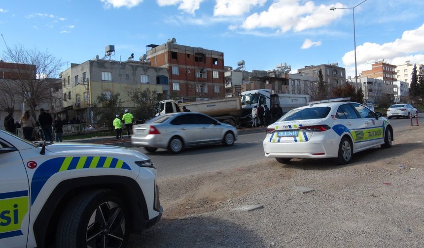 Kilis'te hafriyat kamyonları çarpıştı: 1 ağır yaralı