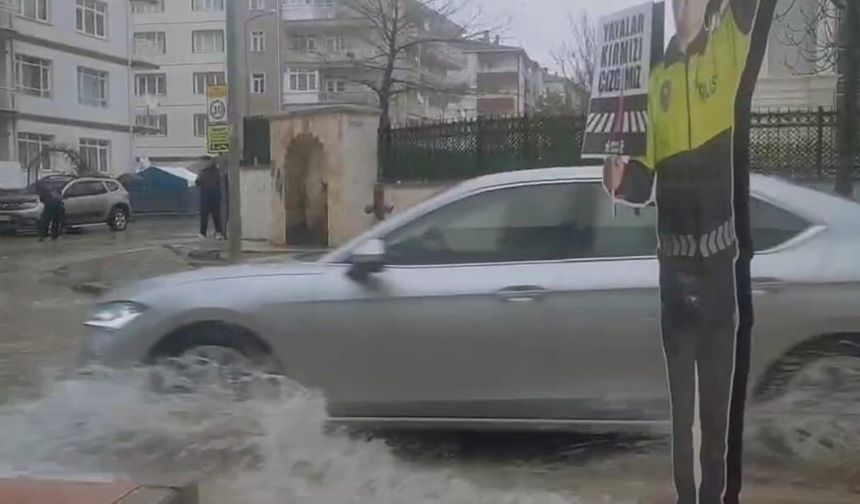 Kırşehir'de dolu ve sağanak etkili oldu