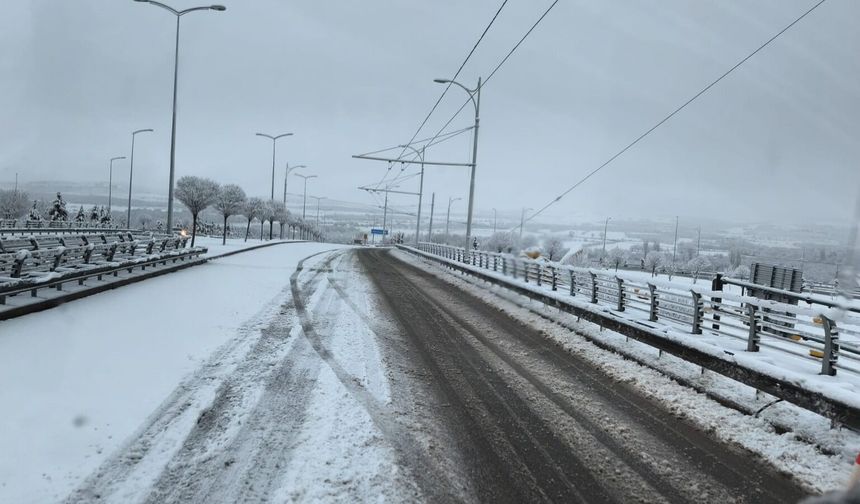 Malatya'da kar yağışı; taşımalı eğitime ara verildi (2)