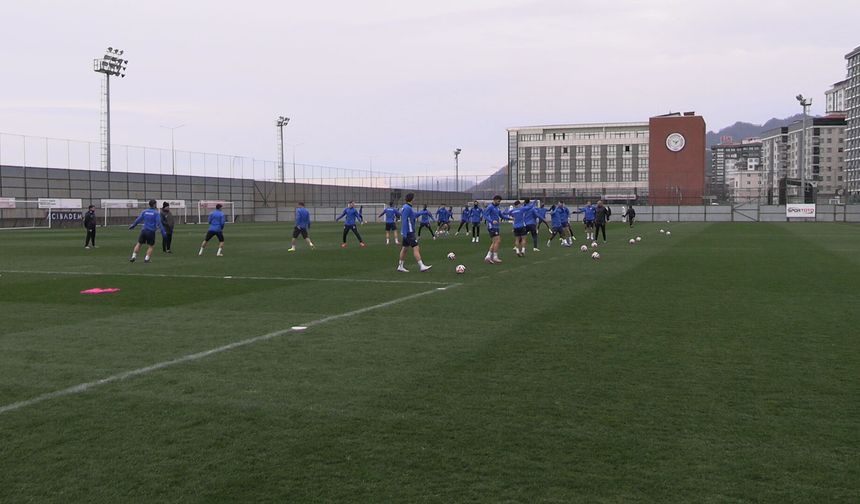 Rizespor'un kaptanı Mithat Pala: 3 puanı alacağımızı düşünüyorum / Video eklendi