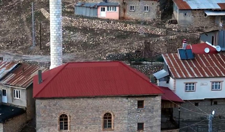 Tarihi camiyi kadınlar imece usulü ile temizledi/Ek fotoğraf